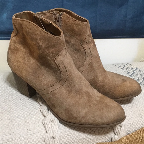 Dress Barn Shoes - EUC Dressbarn Ankle Booties Dress Barn Shoes - EUC Dressbarn Ankle Booties